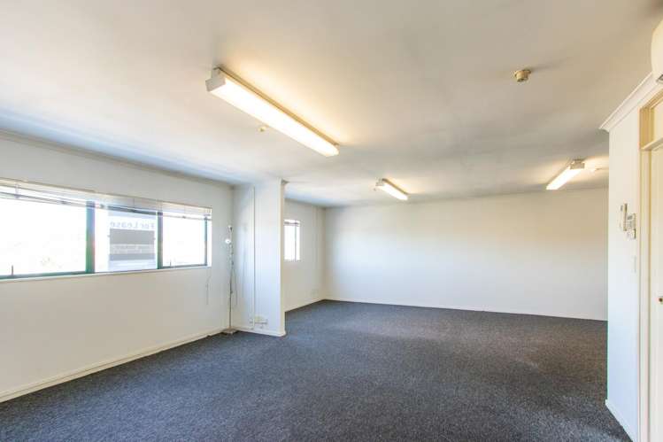 Office 1/80 Main Road Kumeu_3
