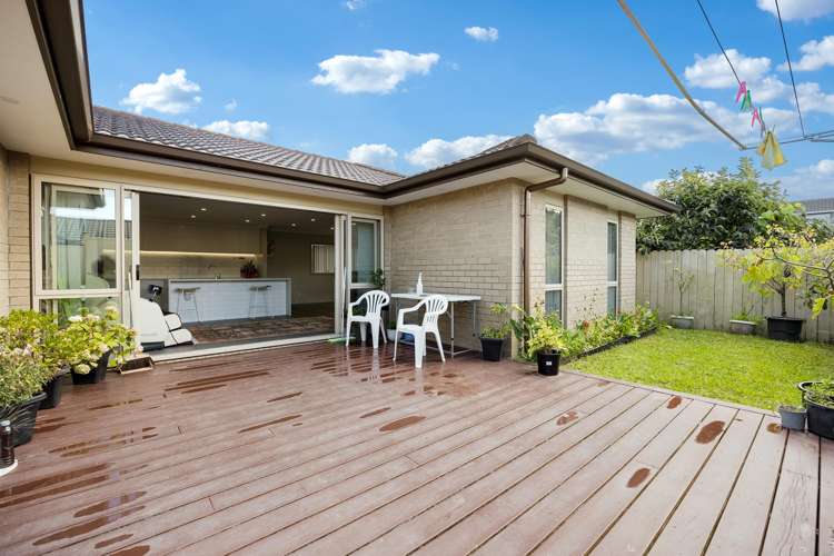 37 Riverglade Parkway Te Atatu South_12