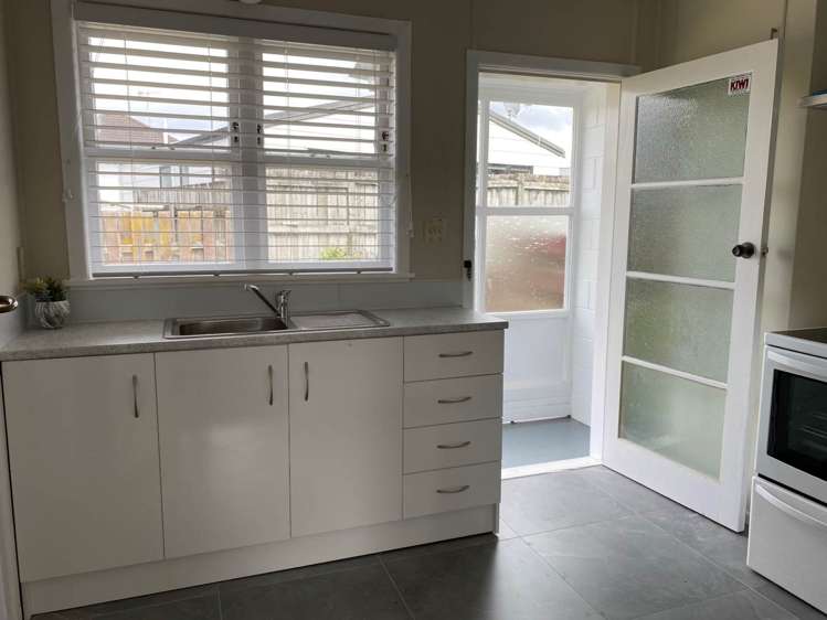 2/296 Ellerslie-Panmure Highway Mount Wellington_5