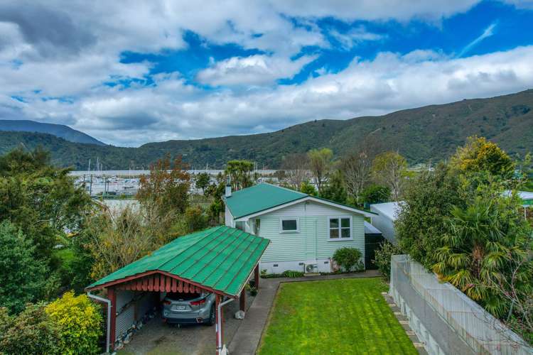 62 Main Road Blackball_12