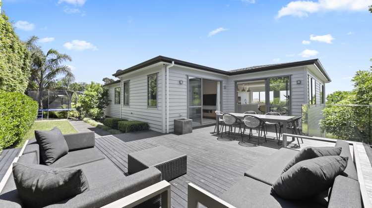 89d William Bayes Place Red Beach_20