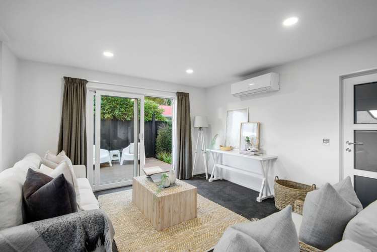 1/6 Feilding St Addington_6