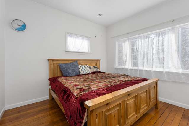 2/180 Lake Road Northcote_4