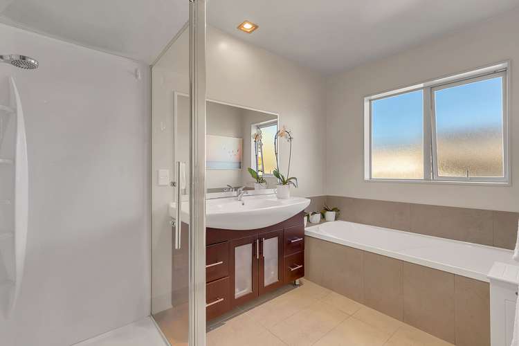 36 Tongariro Drive Aotea_17