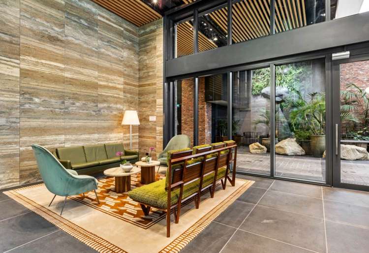 2202/10 Commerce Street City Centre_18