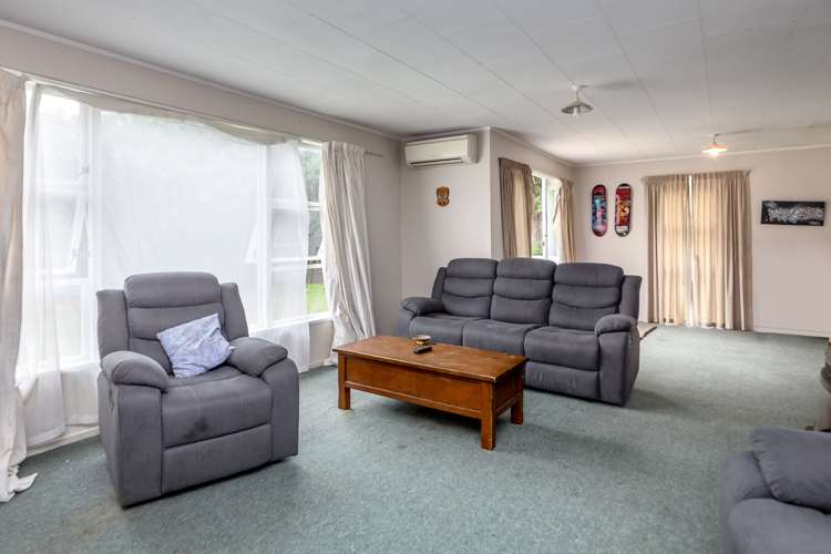 16a Clifton Avenue Carterton_1