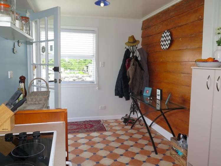 2 Smith Street Raglan_10