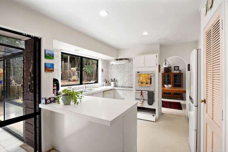 22 Voltaire Court Botany Downs_10