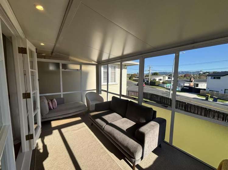 120 Vodanovich Road Te Atatu South_6