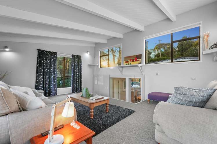 504 Beach Road Murrays Bay_13