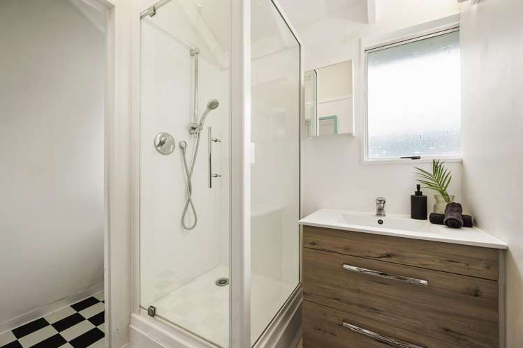 24/125 Queens Drive Lyall Bay_8