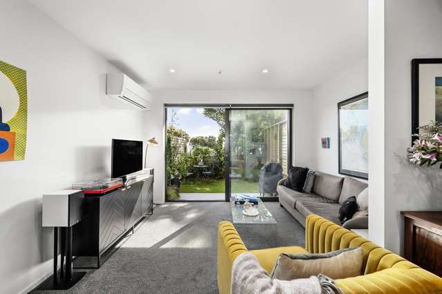 Best Buy in Days Bay - Offers Invited!