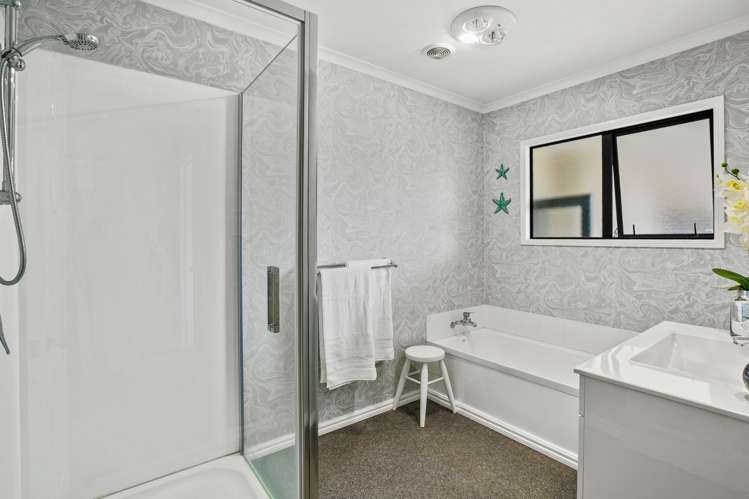 2 Royal Heights Glen Avon_14