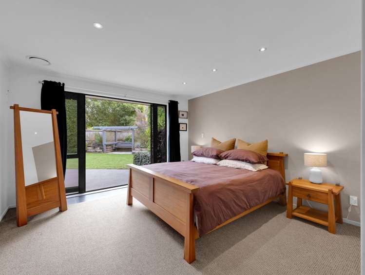 48 Wiltshire Drive Huntington_14