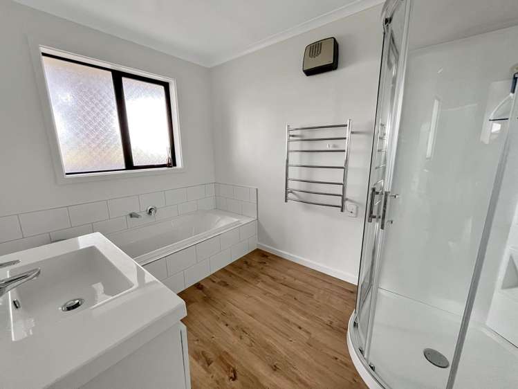 44 Geoff Geering Dr Netherby_7