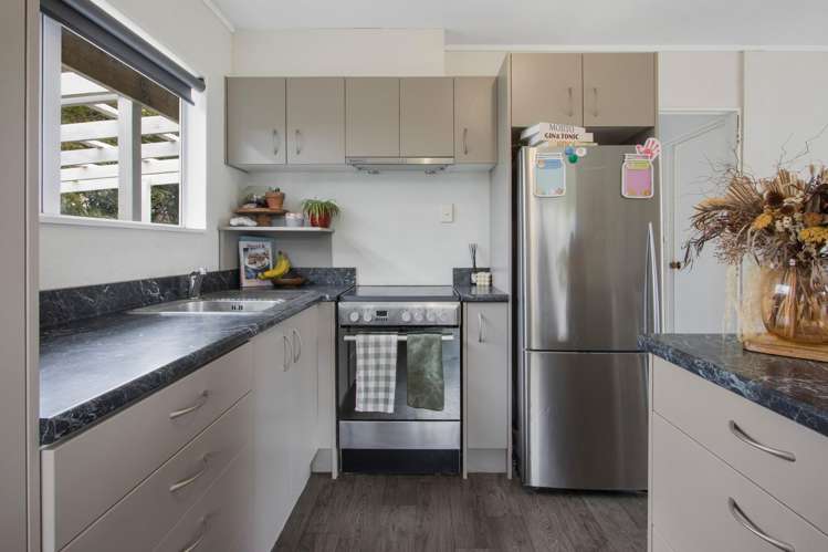 94 Barry Road_3