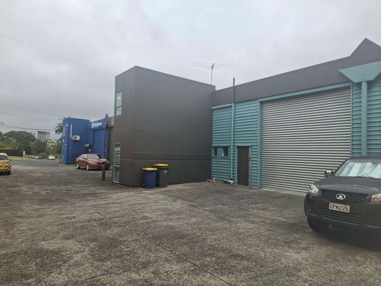 3/4087 Great North Road Kelston_2