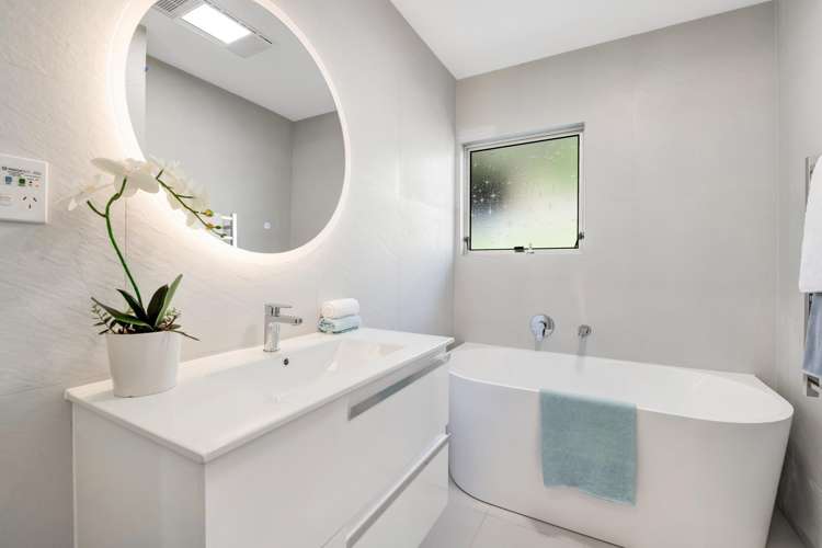 82 Ayton Drive Totara Vale_14