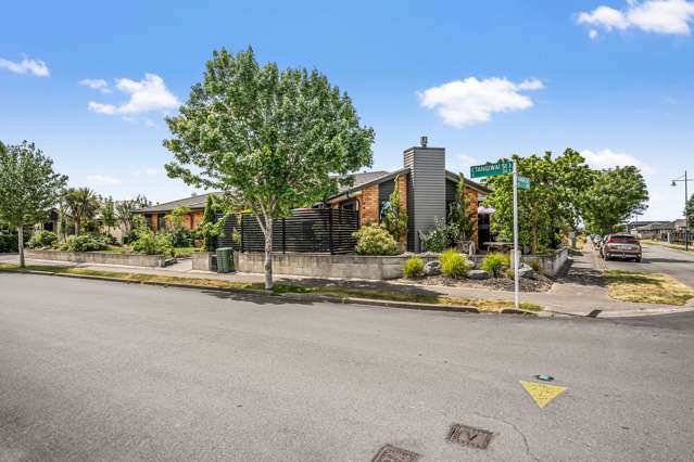 A Pegasus Gem – 3 bedroom plus Study!