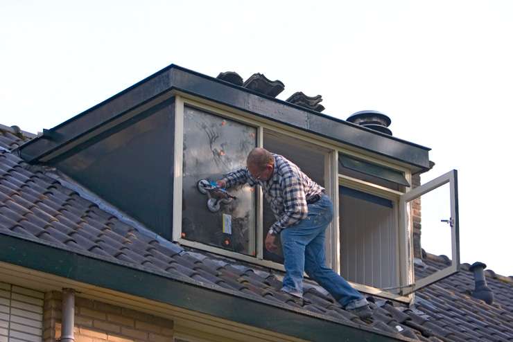 Rain in Wellington. Bad weather can have an impact on the housing market. Photo / Getty Images