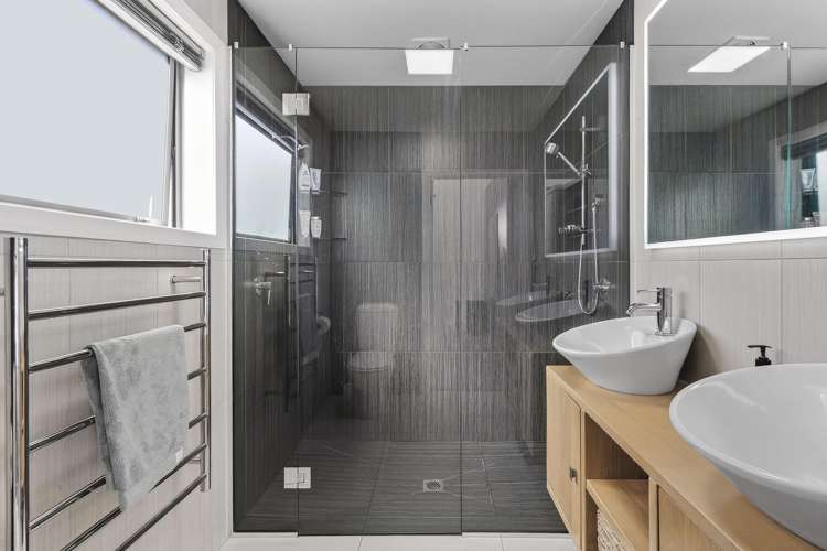 28 Commodore Place Britannia Heights_13