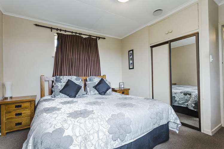 30 Waldron Crescent Green Island_10