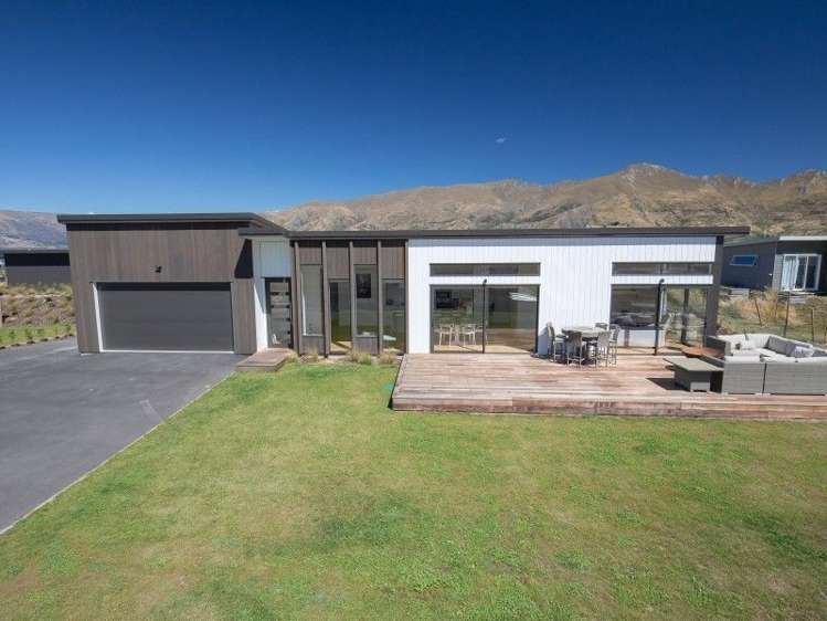 86 Infinity Drive Wanaka_0
