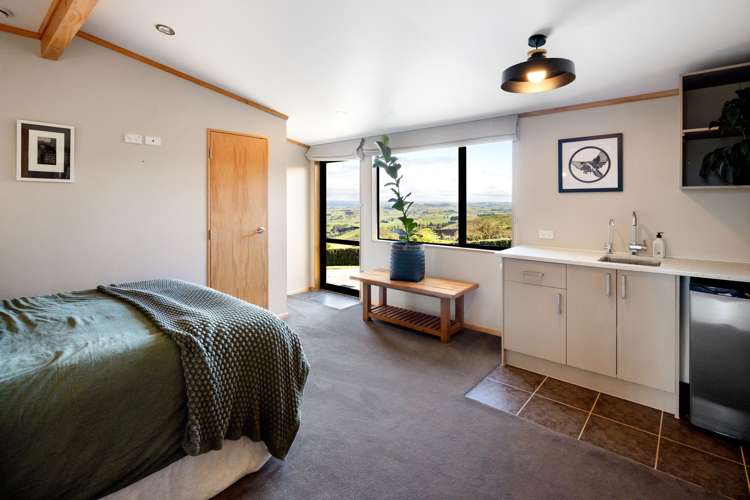 8 Tiwarawara Lane Puketotara_34