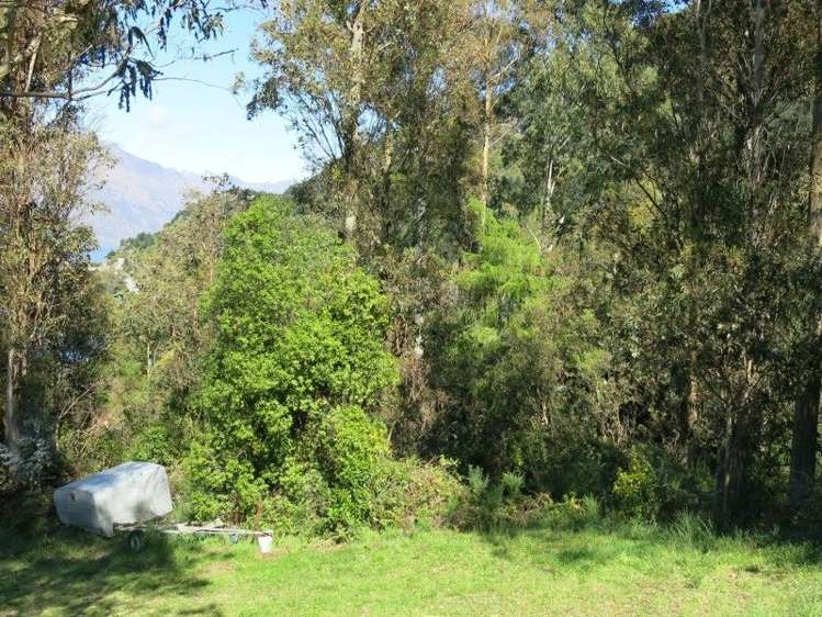 75 Arawata Terrace Fernhill/Sunshine Bay_4