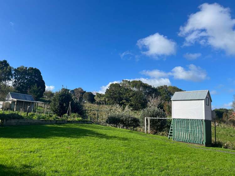 10 Wairere Road Waitakere_16