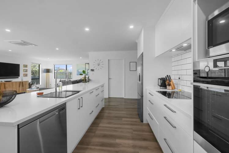 18 Piharau Crescent Hurdon_4