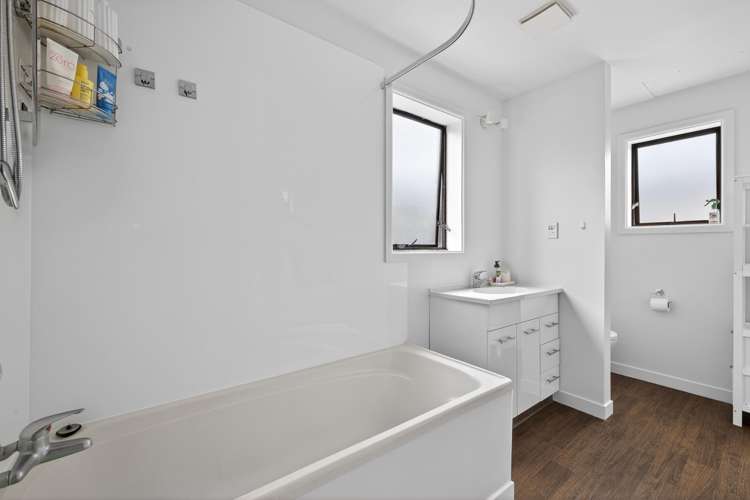 270 Breezes Road Aranui_14