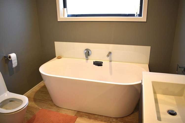 25 Te Ara o Roimata Wainuiomata_15