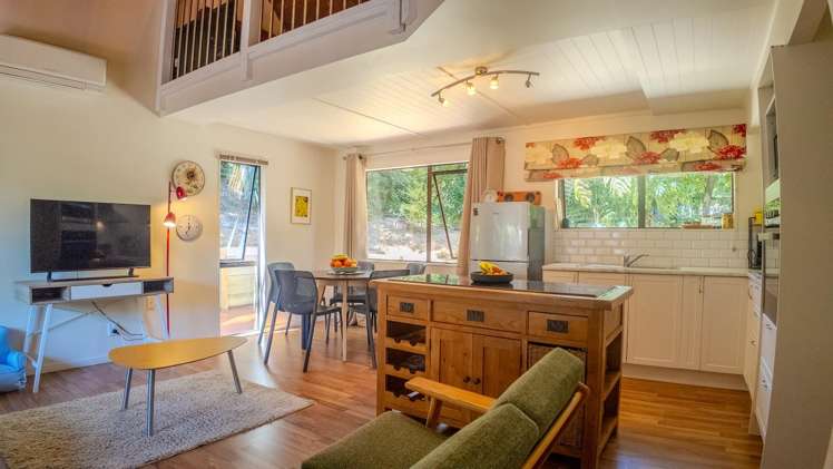 22 Victoria Road North Onetangi_5