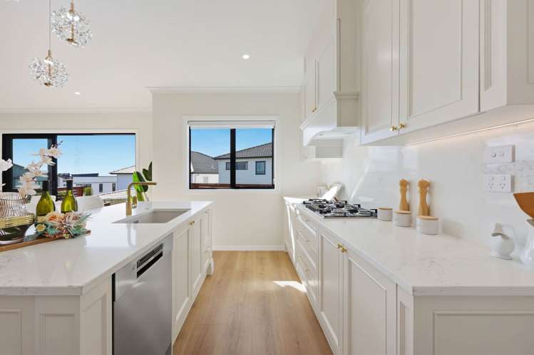 17 Ballyalton Crescent Flat Bush_36