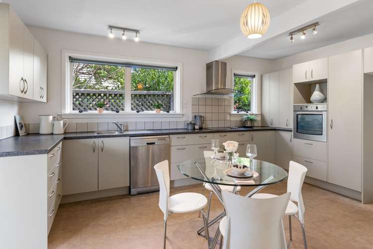 39 Charlcott Street Burnside_1