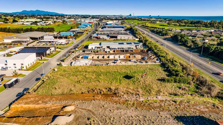 27 Oropuriri Road Waiwhakaiho_3