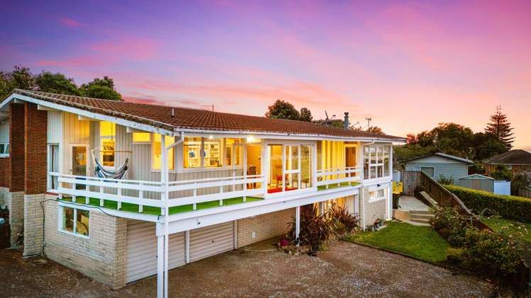 6 Conifer Lane Mangere Bridge_25