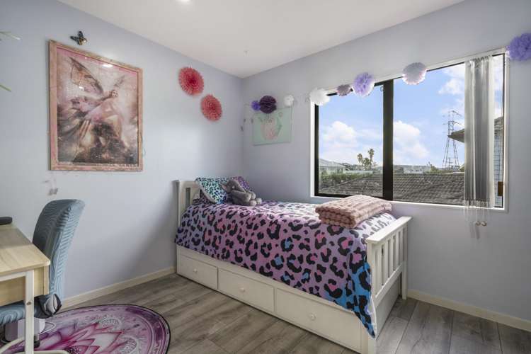 13 Riverglade Parkway Te Atatu South_11