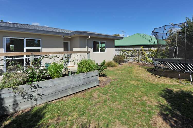 23 Vining Crescent Stoke_14