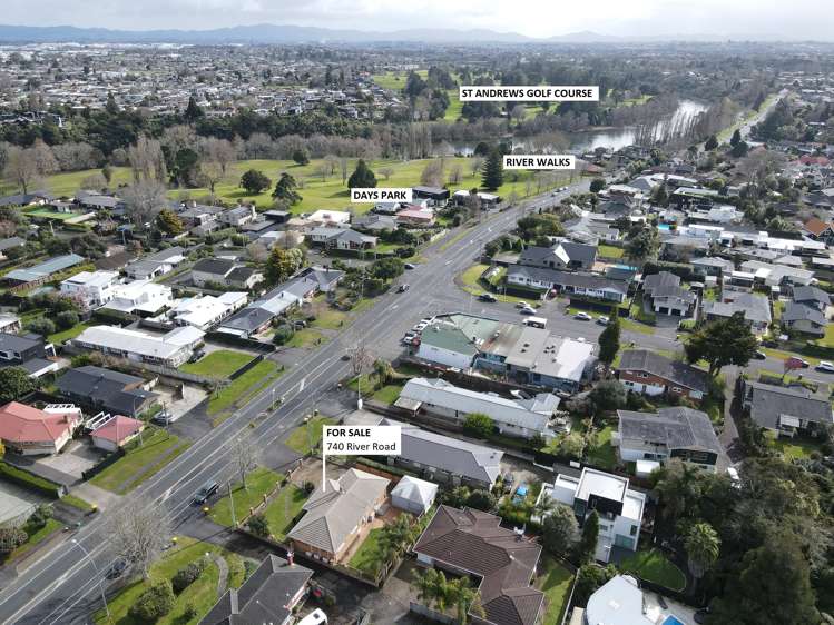 740 River Road Chartwell_18