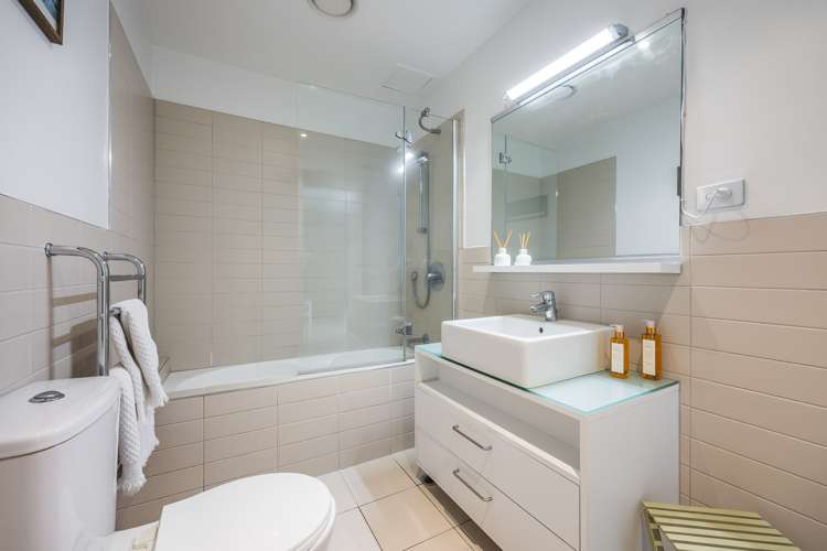 1408/18 Beach Road Auckland Central_18