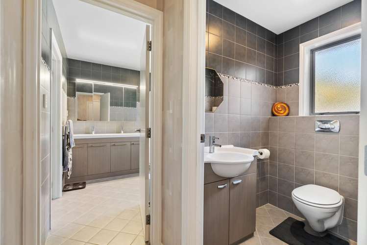 14 Dundas Road Riverside_37