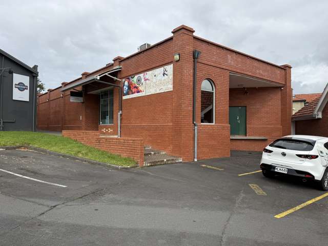 Versatile 67sqm commercial space in Howick