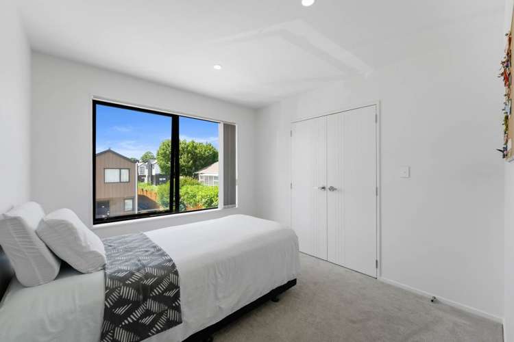 7/67 Royal View Road Te Atatu South_5