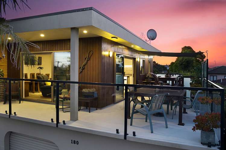 180 Royal Road Massey_8