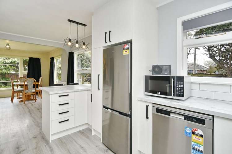 70 Basingstoke Street Aranui_11