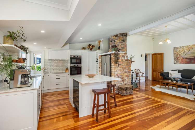 707 & 707B New North Road Mount Albert_9