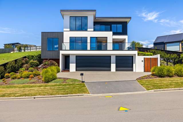 Panoramic Alpine Views Meets Modern Luxury