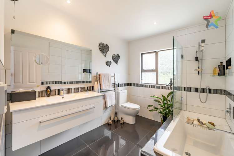 18 Jacaranda Grove Maungaraki_23